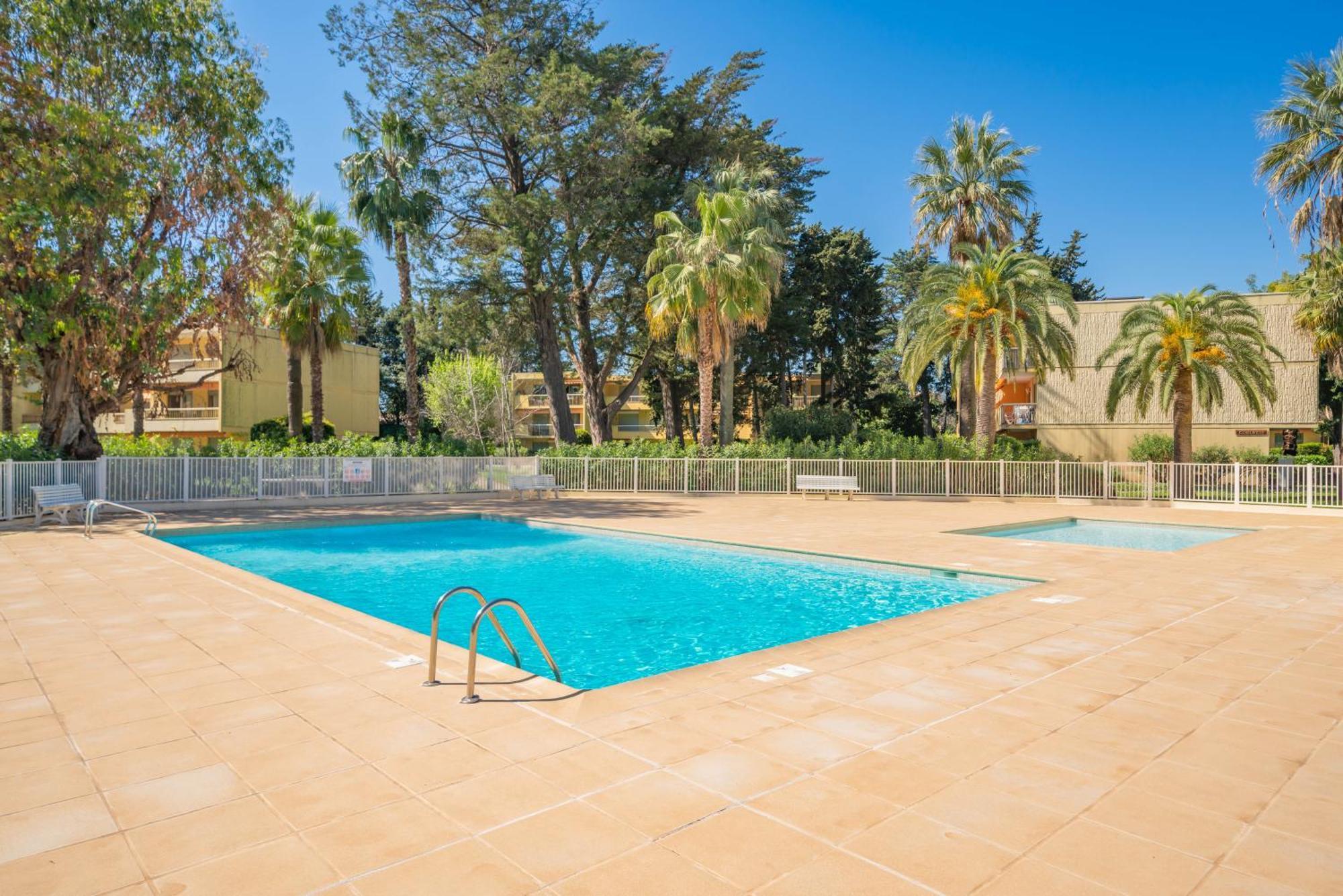Spacious Apartment At A 5 Min Walk From The Beach Antibes Exteriér fotografie